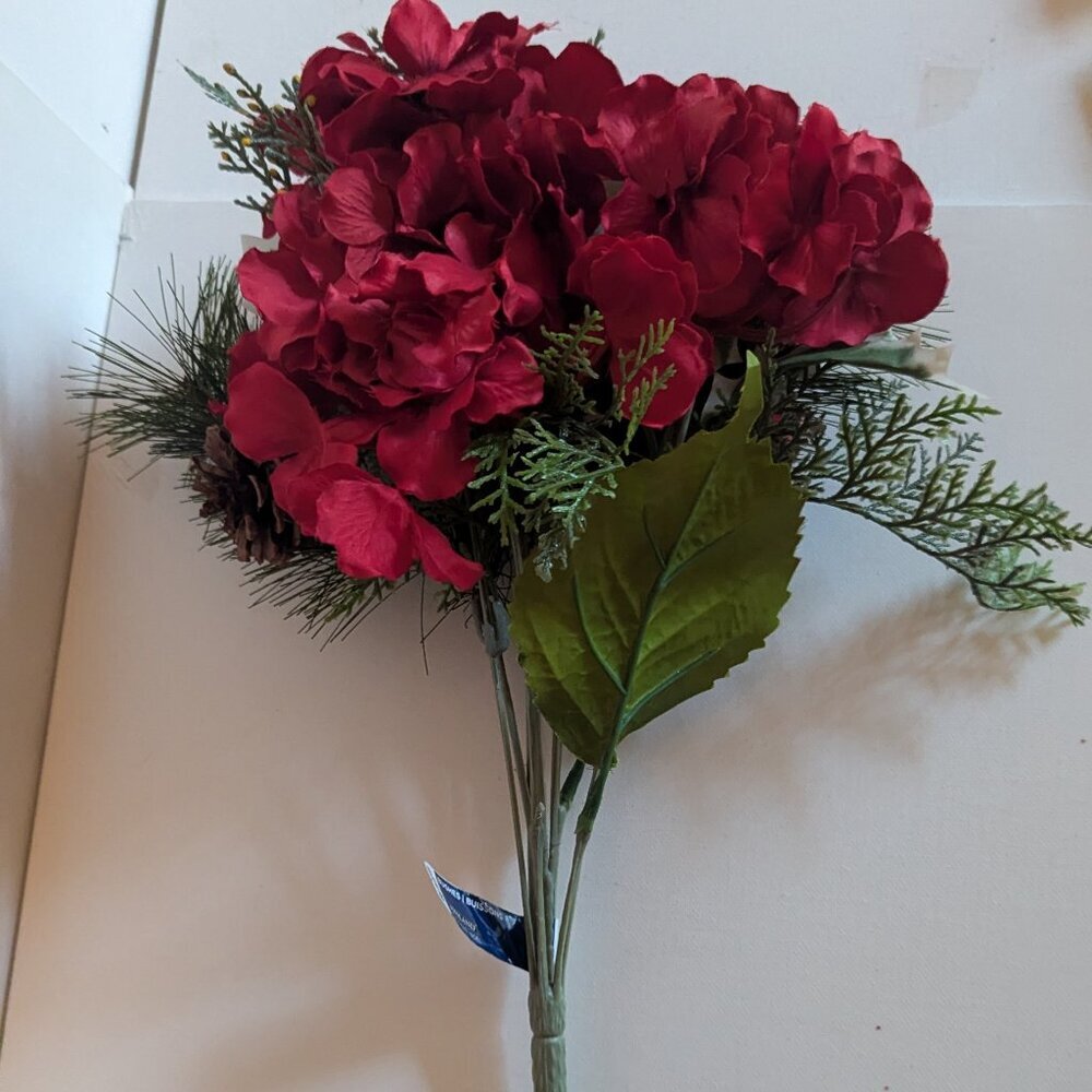 NWT Red Hydrangeas Holly Pine Cone Floral Bush Xmas Holiday Ashland Home Decor
